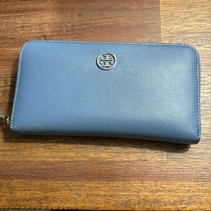 Beautiful Tory Burch blue zippered wallet. Excellent condition